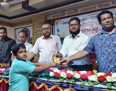 হাইমচরে চেয়ারম্যান আব্দুর রহমান মিয়াজী ফাউন্ডেশনের কৃতি শিক্ষার্থী সংবর্ধনা