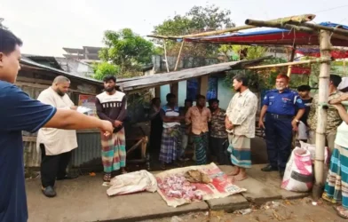 প্রকাশ্যে শিয়ালের মাংস বিক্রি করার অপরাধে দুই কৃষককে জরিমানা