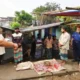 প্রকাশ্যে শিয়ালের মাংস বিক্রি করার অপরাধে দুই কৃষককে জরিমানা
