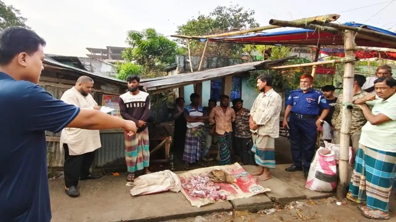 প্রকাশ্যে শিয়ালের মাংস বিক্রি করার অপরাধে দুই কৃষককে জরিমানা