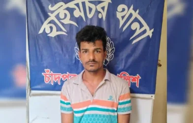 হাইমচরে দুই পরোয়ানাভুক্ত মাদক ব্যবসায়ী গ্রেফতার