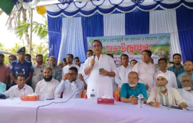 হাইমচরে চরপোড়ামুখী খাল পুনঃখনন ও বৃক্ষরোপণ কর্মসূচির উদ্বোধন