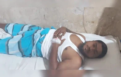 তাল পাড়তে বাধা দেওয়ায় যুবককে পিটিয়ে জখম