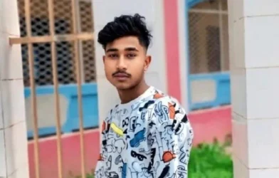 ফরিদগঞ্জে পরিত্যক্ত ঘর থেকে যুবকের অর্ধগলিত লাশ উদ্ধার