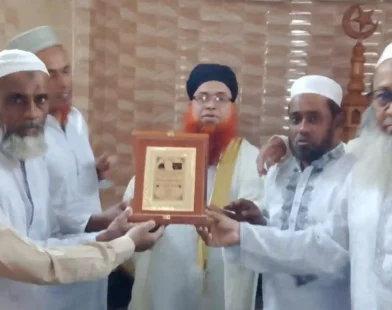 চাঁদপুরের শ্রেষ্ঠ ইমাম মাওলানা আব্দুল্লাহ আল মামুনকে মুসল্লিদের সংবর্ধনা