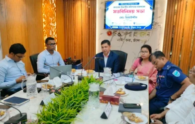 তৃণমূল পর্যায়ে সেবা পৌঁছে দিতে প্রশাসন নিরলস কাজ করছে: বিভাগীয় কমিশনার​