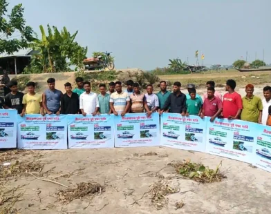 হাইমচরে ওয়াটার অ্যাম্বুলেন্স ও স্থায়ী বাঁধের দাবিতে তরুণদের কর্মসূচি