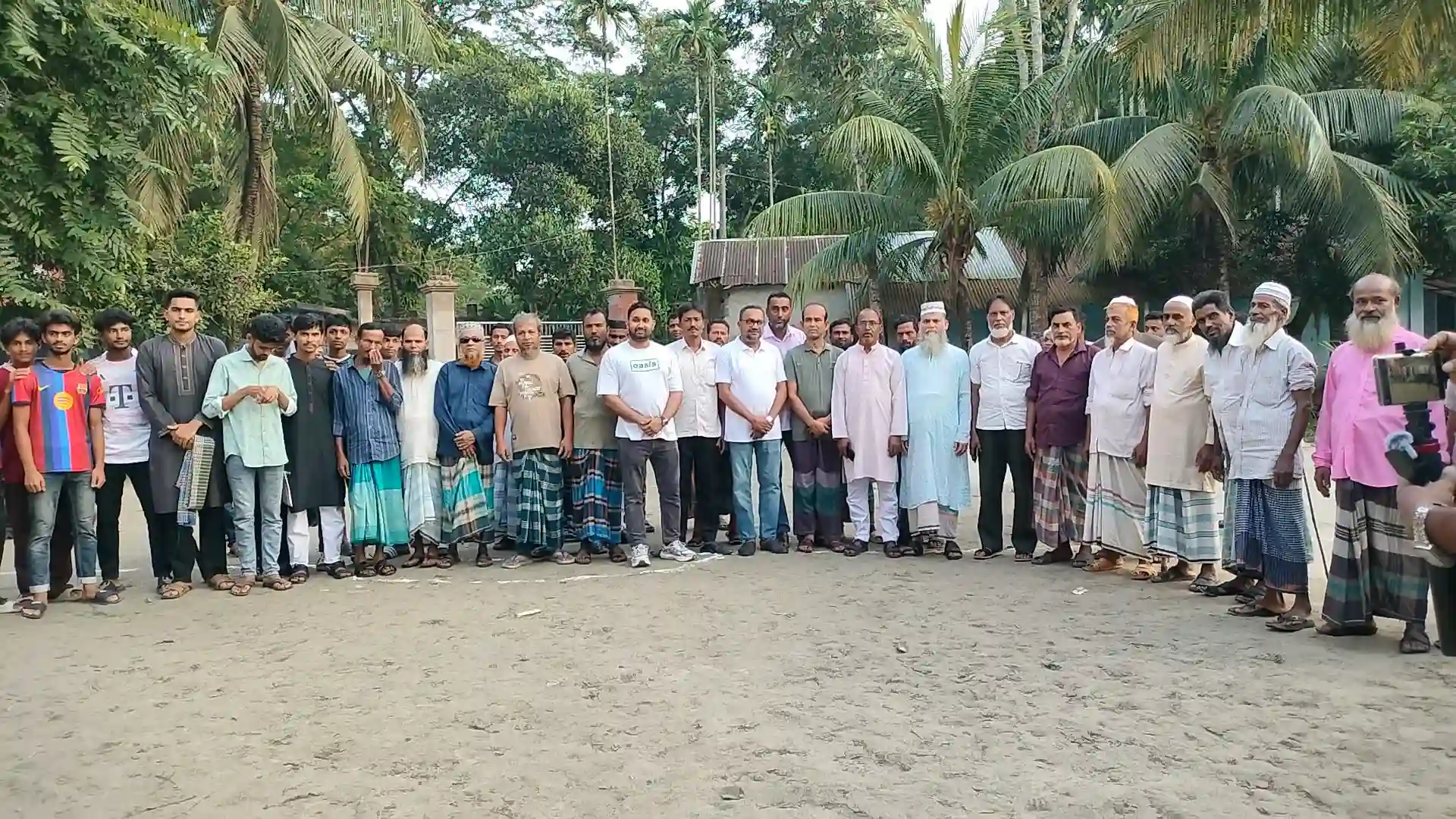 হাইমচরে মাদকমুক্ত যুবসমাজ গড়তে ঐতিহ্যবাহী হাড়িভাঙ্গা খেলা