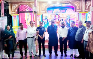 হাইমচরে পূজামণ্ডপ পরিদর্শনে এমপি মানিক