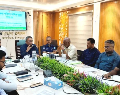 মা ইলিশ রক্ষায় বাধা দিলে কাউকে ছাড় দেওয়া হবে না: এমপি মানিক
