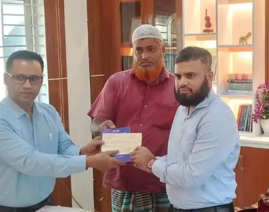 হাইমচরে ৫ উদ্যোক্তার মাঝে পল্লী সঞ্চয় ব্যাংকের ঋণ বিতরণ