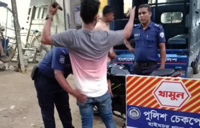 হাইমচরে পুলিশের বিশেষ অভিযান: ফুটপাত দখলমুক্ত ও যানজট নিরসন