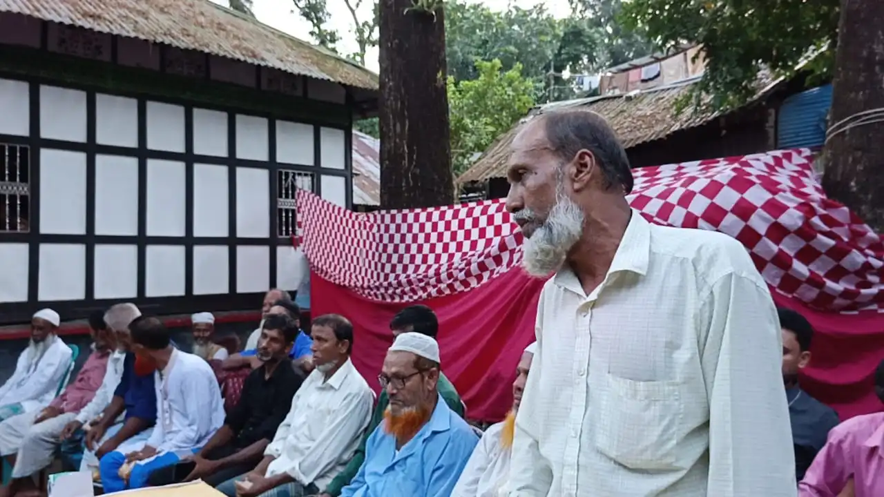 মাদক ও অপরাধমুক্ত ওয়ার্ড গড়ার প্রত্যয়ে মেম্বার পদপ্রার্থী আবদুর রহমানের উঠান বৈঠক